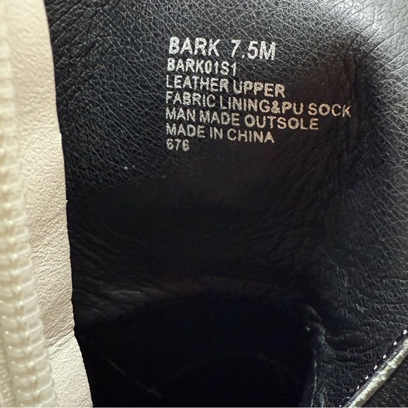 Steve Madden Bark White Leather Belted Ankle Booties Size 7.5M Streetwear Moto - Picture 15 of 15